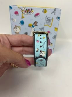 Disney Epcot Food & Wine Festival 2021 Dooney & Bourke Belle Magicband -Disney 198CD211 595E 47FF 85FD 1E4264B61882