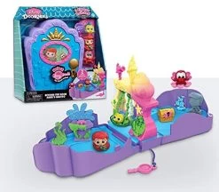 Disney Doorables Beyond The Door Ariel’s Grotto Playset, Includes 3 ExclusiveThe Little Mermaid Figures, 8 Accessories, And 1 Key, By Just Play -Disney 51 CcUBVpwS. AC SY580