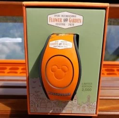 Disney Epcot 2020 Flower And Garden Festival AP Spike The Bee Magicband Limited -Disney image c4ebd83e 291c 4e4c b9dd 9cd856198902